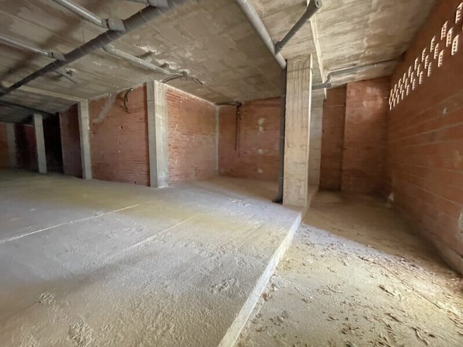 entrada-interior-bajo-comercial-sangonera